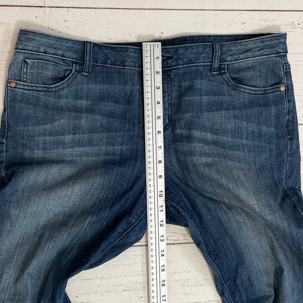 Simply Vera Vera Wang Roll Cuff Denim Capri Jeans, size 12 - Picture 14 of 16